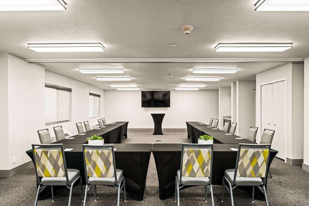Oxford Suites Redding Facilities photo