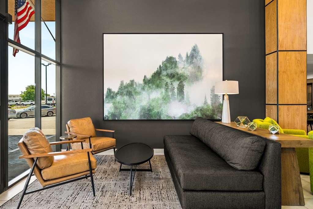 Oxford Suites Redding Interior photo